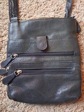 Women's Black Leather Crossbody Bag with Front Zip Pockets